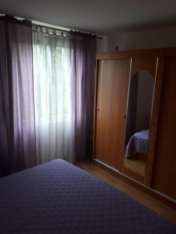 Apartments Makaus Kampor エクステリア 写真