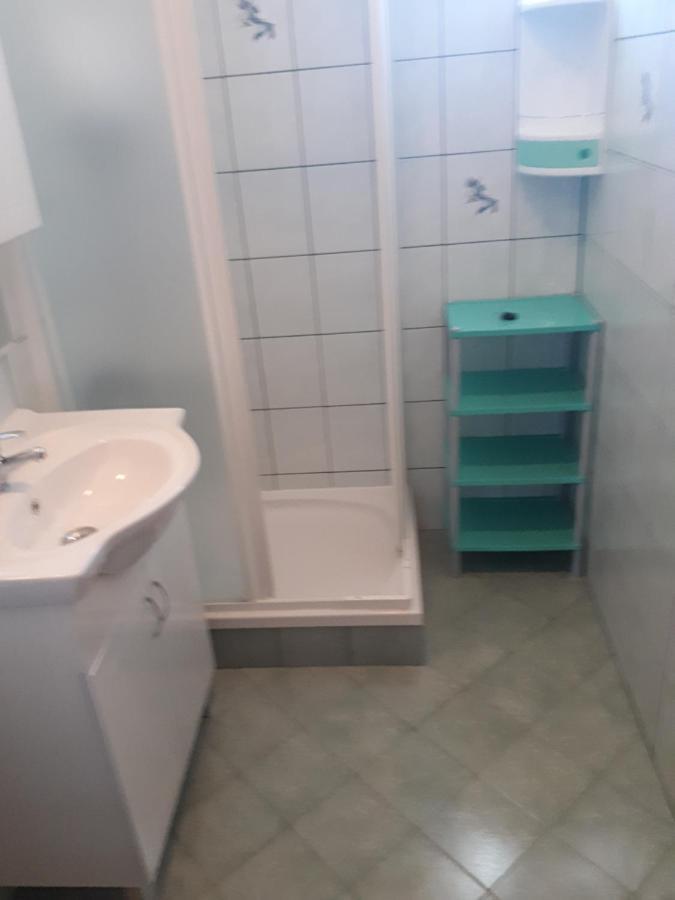 Apartments Makaus Kampor エクステリア 写真