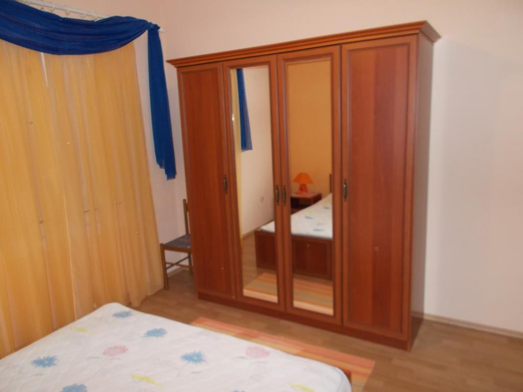 Apartments Makaus Kampor 部屋 写真
